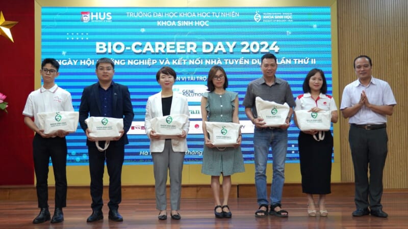 https://bio.hus.vnu.edu.vn/canh-cua-tuong-lai-rong-mo-cho-sinh-vien-khoa-sinh-hoc-tai-ngay-hoi-huong-nghiep-va-ket-noi-nha-tuyen-dung-bio-career-day-2024/